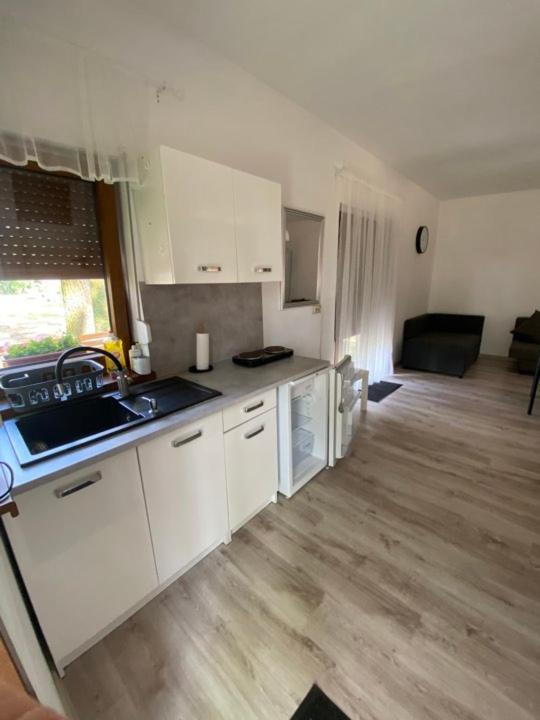 Domki Pod Debami Mojecice Exteriör bild